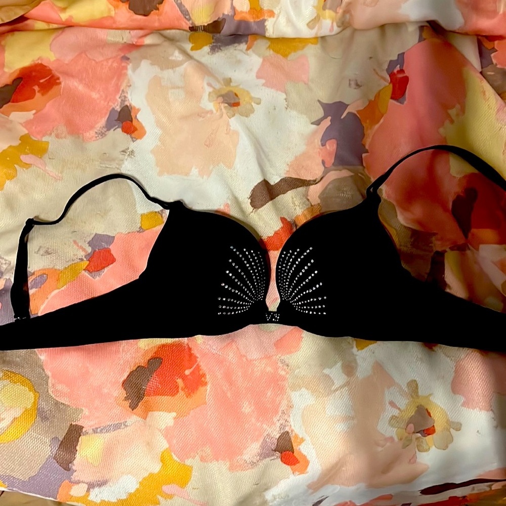 Victoria Secret black Bombshell bra 34A